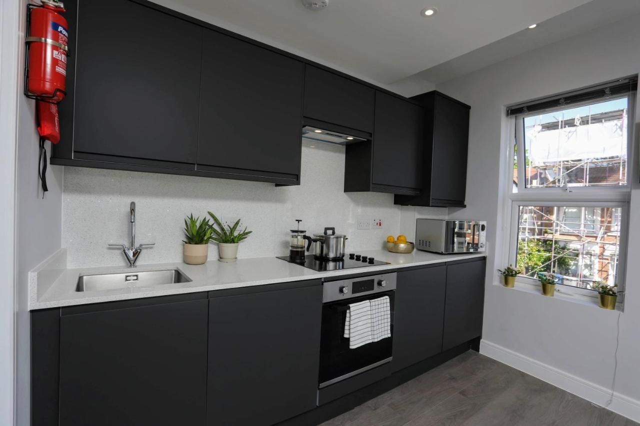 Aisiki Apartments At Stanhope Road, North Finchley, Airconditioned Multiple 2 Or 3-Bedroom, Pet-Friendly Duplex Flats, King Or Twin Beds, Airconditioned & Free Wi-Fi Zewnętrze zdjęcie