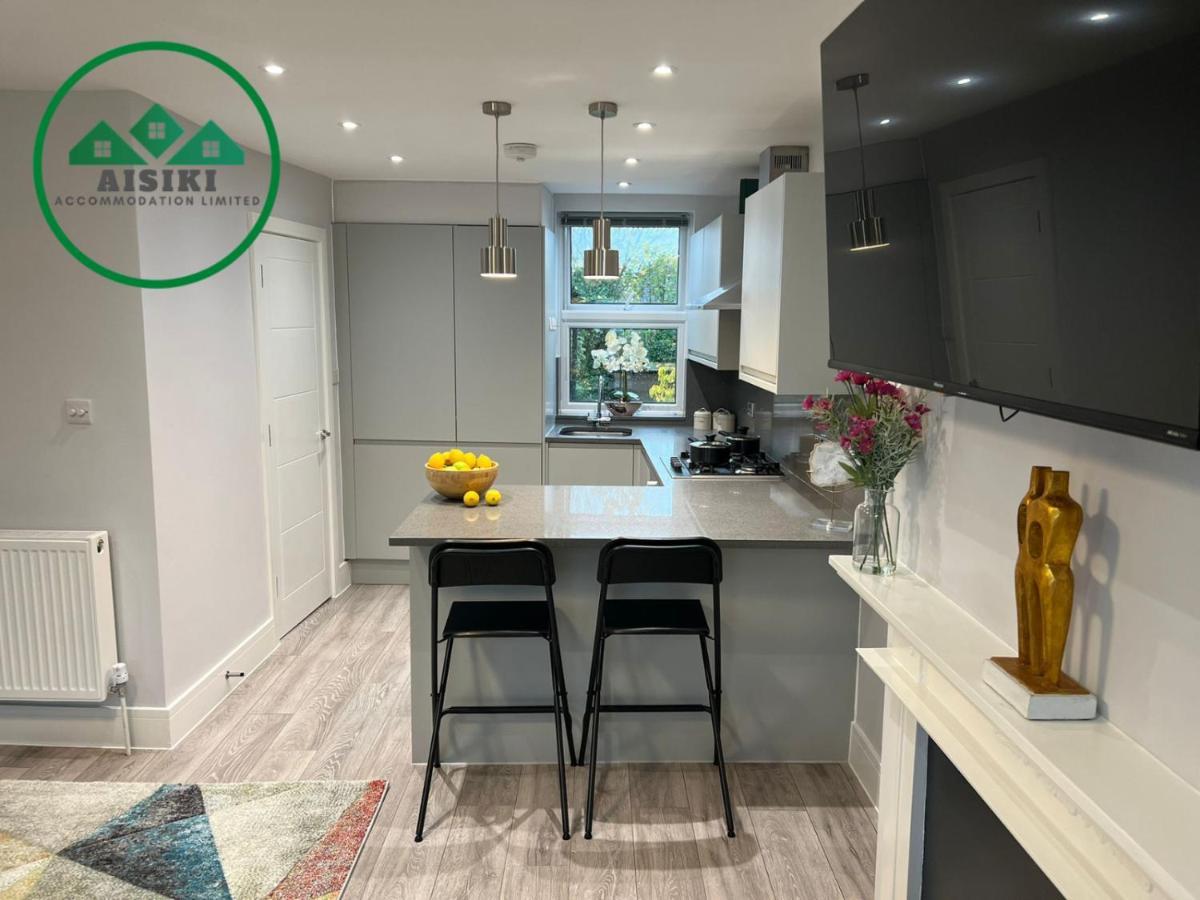 Aisiki Apartments At Stanhope Road, North Finchley, Airconditioned Multiple 2 Or 3-Bedroom, Pet-Friendly Duplex Flats, King Or Twin Beds, Airconditioned & Free Wi-Fi Zewnętrze zdjęcie
