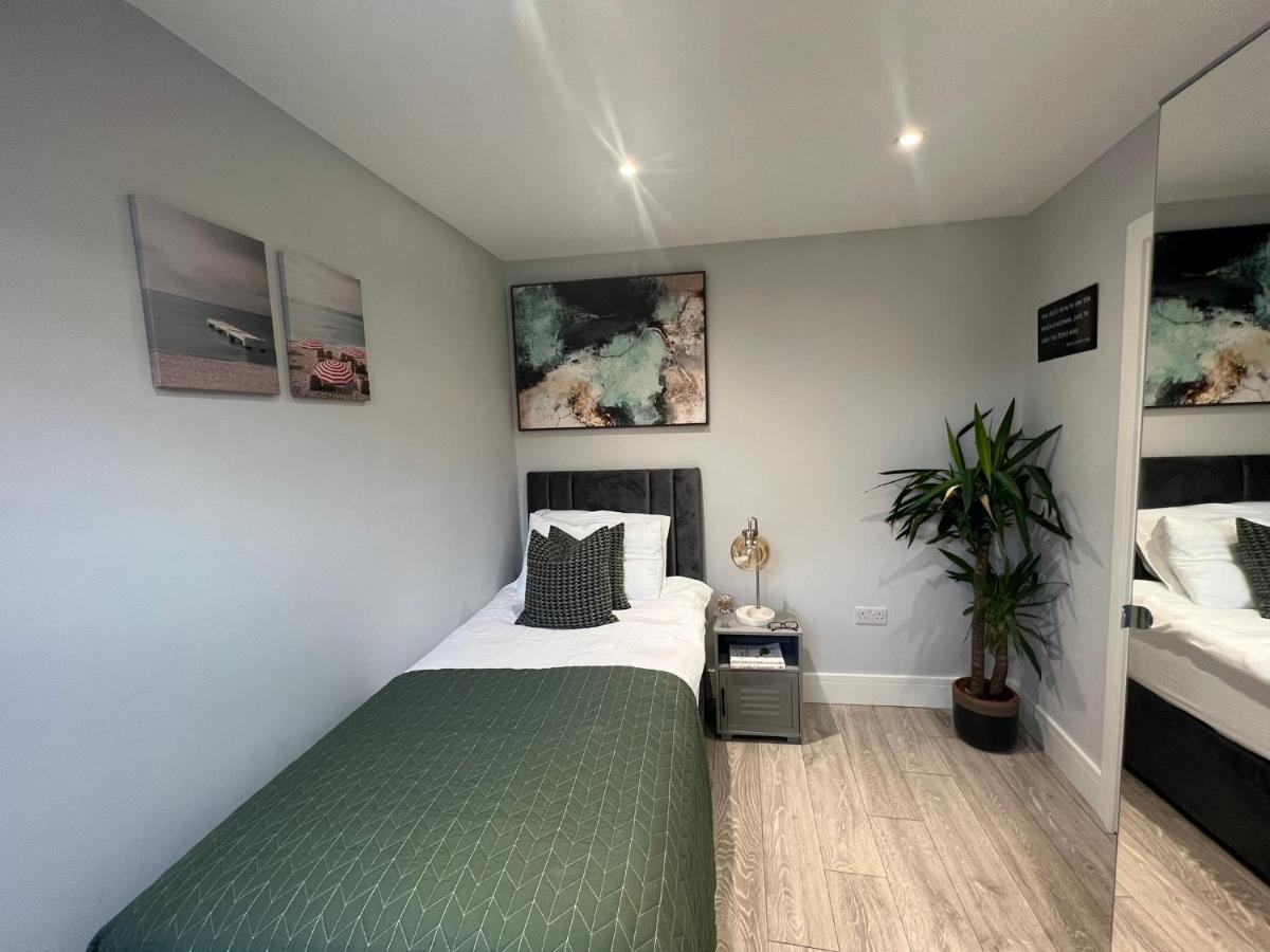 Aisiki Apartments At Stanhope Road, North Finchley, Airconditioned Multiple 2 Or 3-Bedroom, Pet-Friendly Duplex Flats, King Or Twin Beds, Airconditioned & Free Wi-Fi Zewnętrze zdjęcie