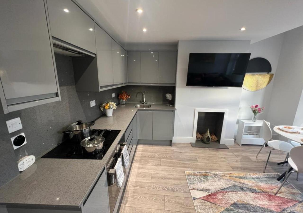 Aisiki Apartments At Stanhope Road, North Finchley, Airconditioned Multiple 2 Or 3-Bedroom, Pet-Friendly Duplex Flats, King Or Twin Beds, Airconditioned & Free Wi-Fi Zewnętrze zdjęcie