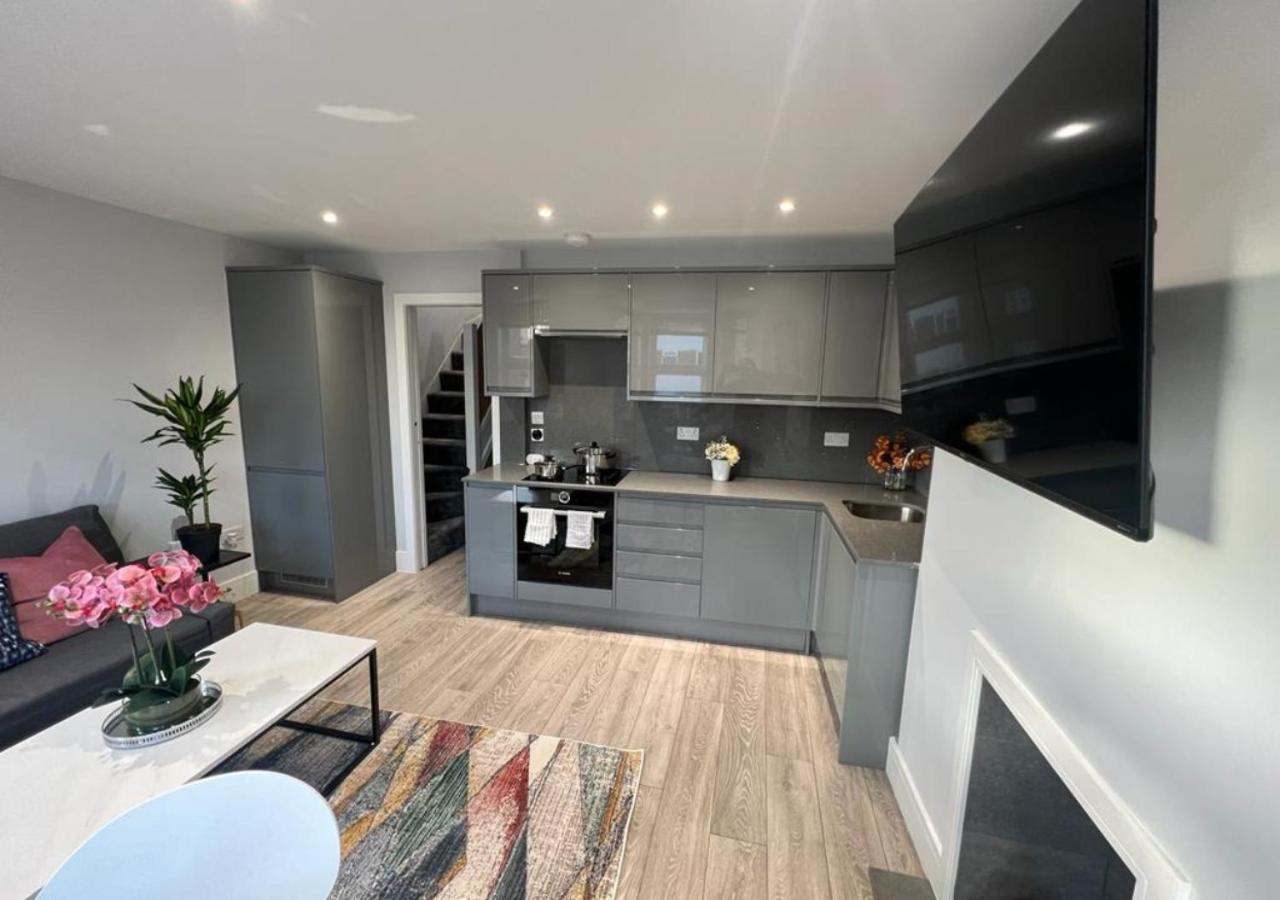 Aisiki Apartments At Stanhope Road, North Finchley, Airconditioned Multiple 2 Or 3-Bedroom, Pet-Friendly Duplex Flats, King Or Twin Beds, Airconditioned & Free Wi-Fi Zewnętrze zdjęcie