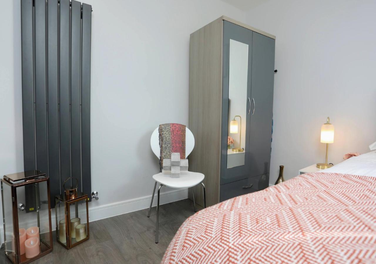 Aisiki Apartments At Stanhope Road, North Finchley, Airconditioned Multiple 2 Or 3-Bedroom, Pet-Friendly Duplex Flats, King Or Twin Beds, Airconditioned & Free Wi-Fi Zewnętrze zdjęcie