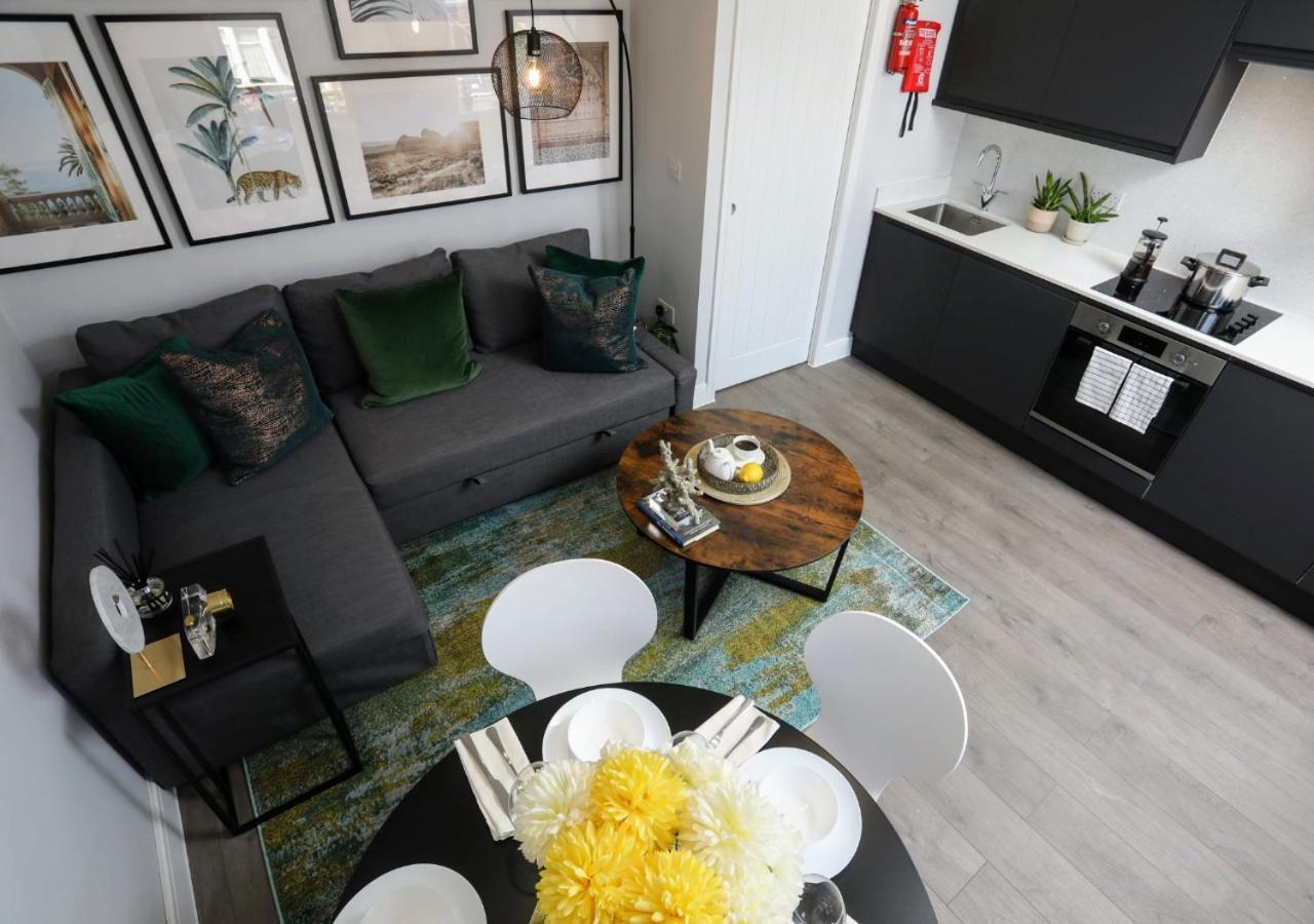 Aisiki Apartments At Stanhope Road, North Finchley, Airconditioned Multiple 2 Or 3-Bedroom, Pet-Friendly Duplex Flats, King Or Twin Beds, Airconditioned & Free Wi-Fi Zewnętrze zdjęcie