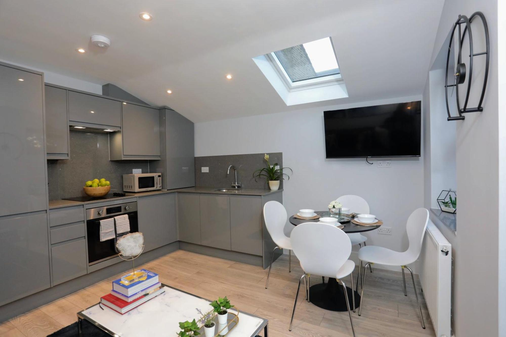Aisiki Apartments At Stanhope Road, North Finchley, Airconditioned Multiple 2 Or 3-Bedroom, Pet-Friendly Duplex Flats, King Or Twin Beds, Airconditioned & Free Wi-Fi Zewnętrze zdjęcie
