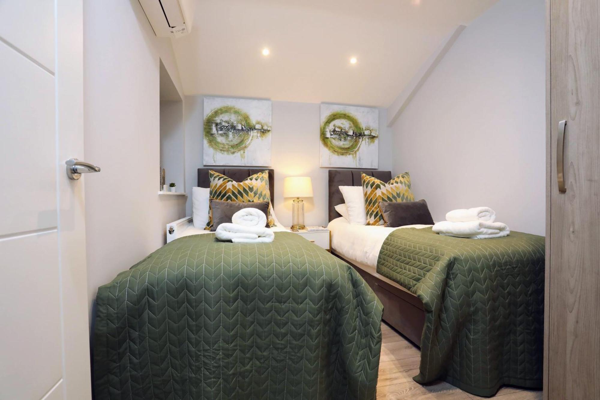 Aisiki Apartments At Stanhope Road, North Finchley, Airconditioned Multiple 2 Or 3-Bedroom, Pet-Friendly Duplex Flats, King Or Twin Beds, Airconditioned & Free Wi-Fi Zewnętrze zdjęcie
