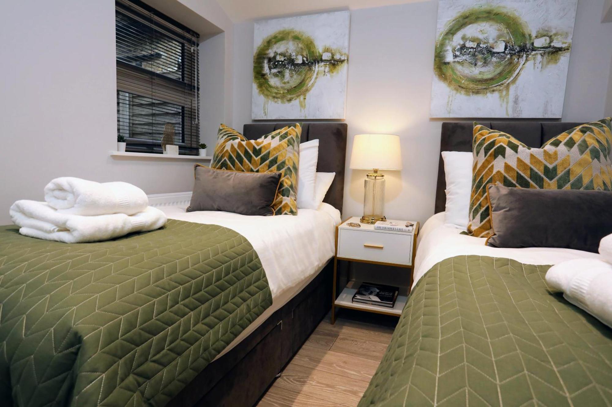 Aisiki Apartments At Stanhope Road, North Finchley, Airconditioned Multiple 2 Or 3-Bedroom, Pet-Friendly Duplex Flats, King Or Twin Beds, Airconditioned & Free Wi-Fi Zewnętrze zdjęcie