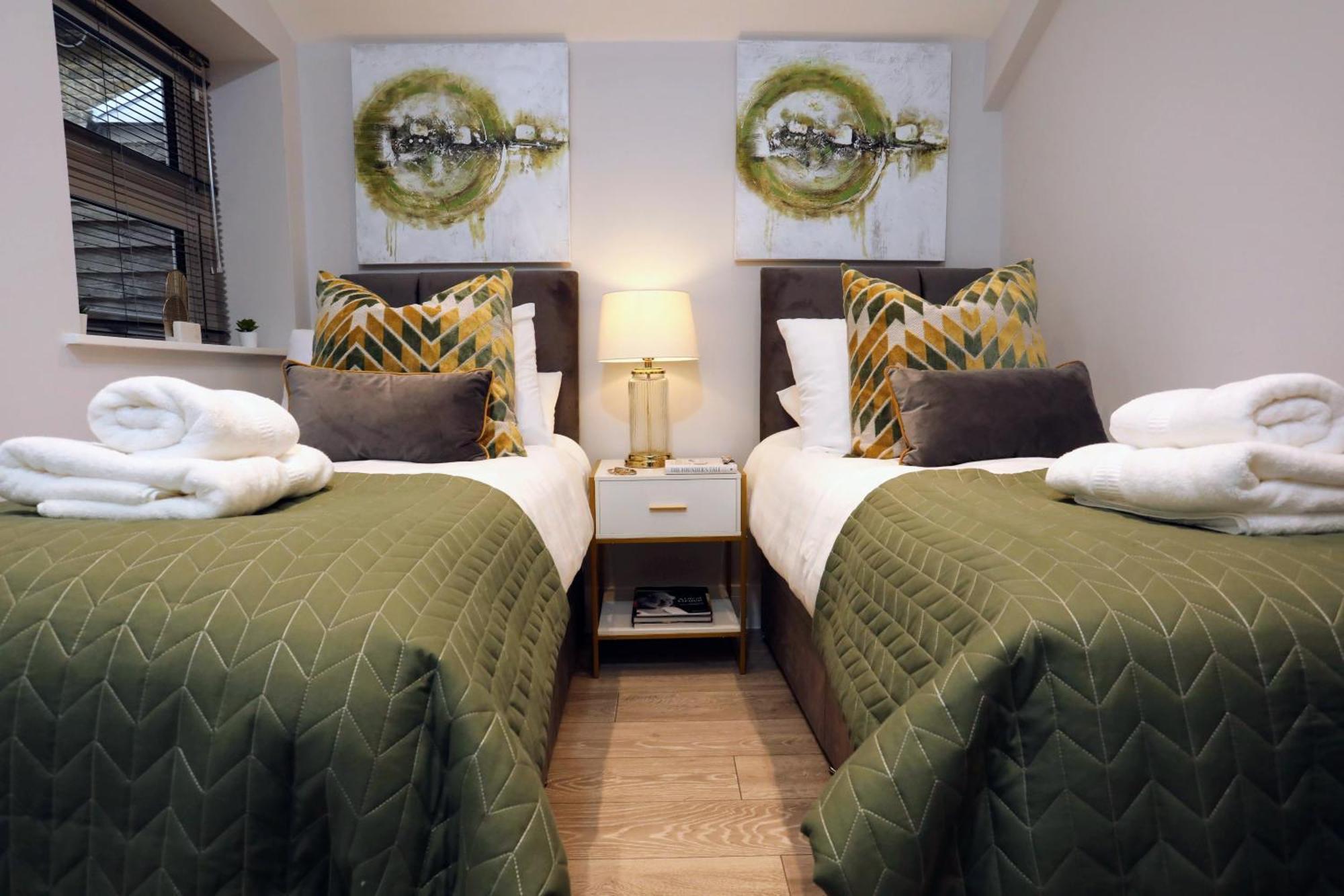 Aisiki Apartments At Stanhope Road, North Finchley, Airconditioned Multiple 2 Or 3-Bedroom, Pet-Friendly Duplex Flats, King Or Twin Beds, Airconditioned & Free Wi-Fi Zewnętrze zdjęcie