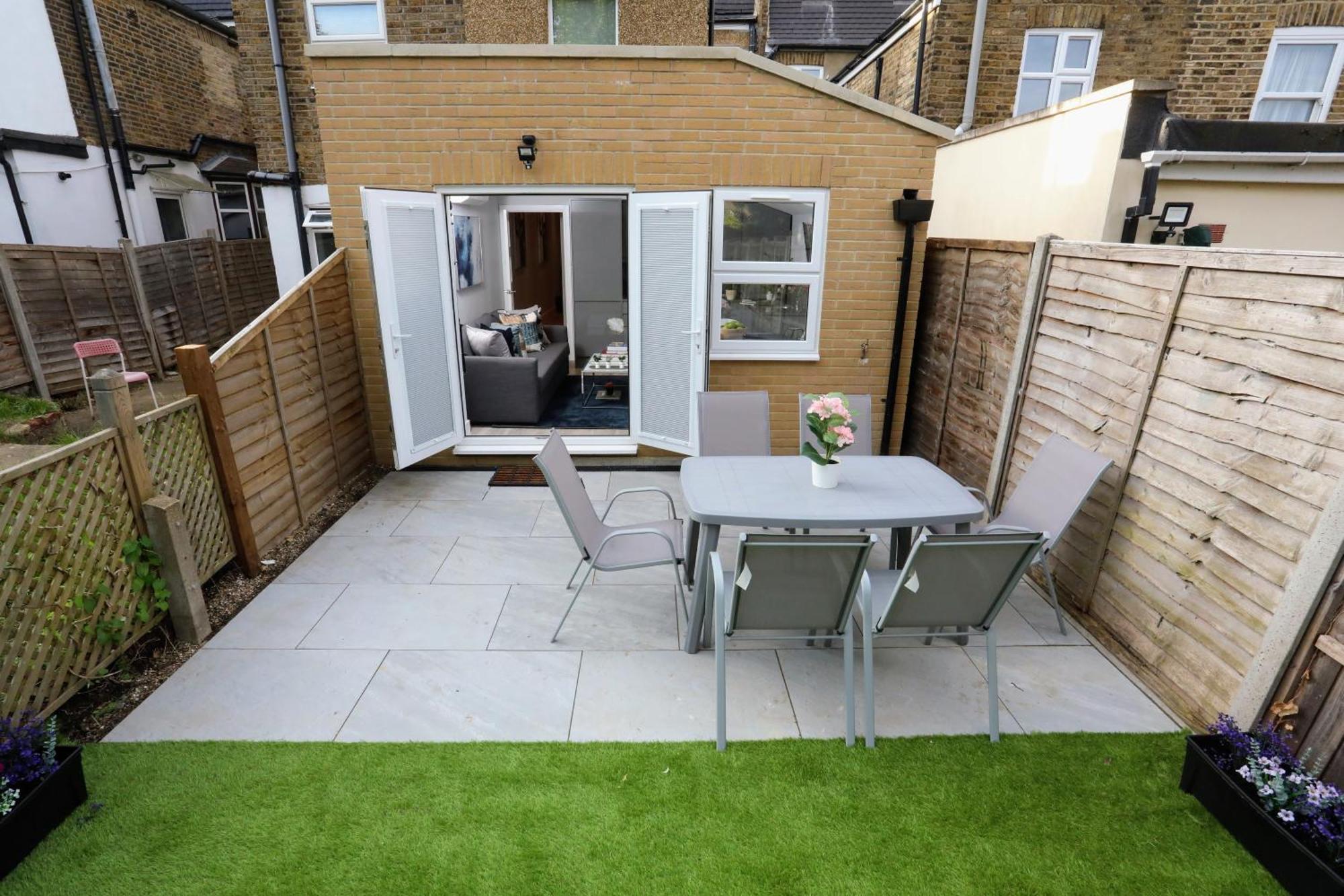 Aisiki Apartments At Stanhope Road, North Finchley, Airconditioned Multiple 2 Or 3-Bedroom, Pet-Friendly Duplex Flats, King Or Twin Beds, Airconditioned & Free Wi-Fi Zewnętrze zdjęcie