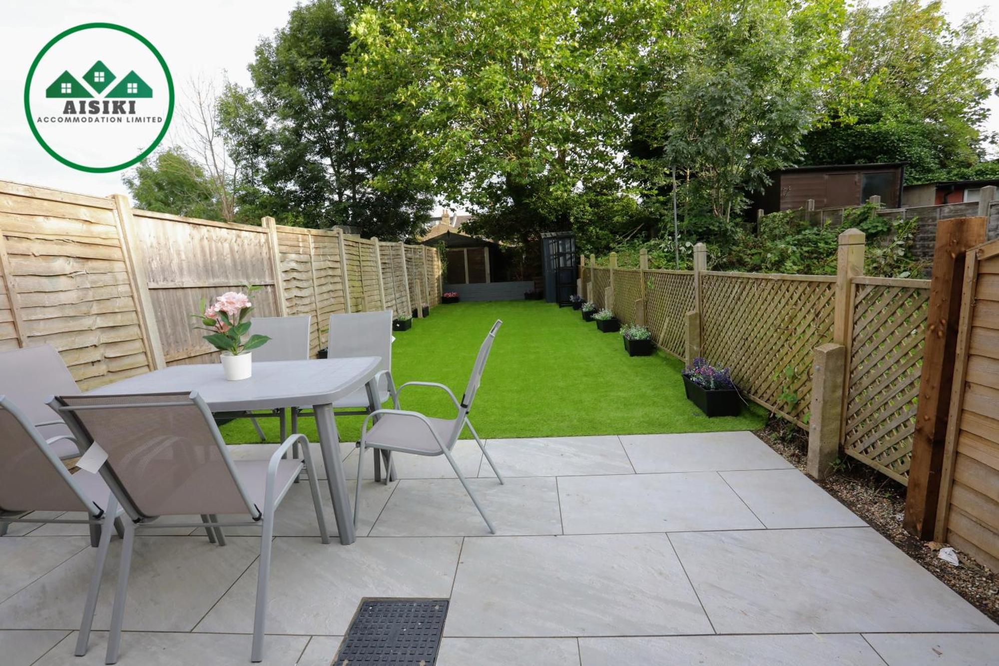 Aisiki Apartments At Stanhope Road, North Finchley, Airconditioned Multiple 2 Or 3-Bedroom, Pet-Friendly Duplex Flats, King Or Twin Beds, Airconditioned & Free Wi-Fi Zewnętrze zdjęcie