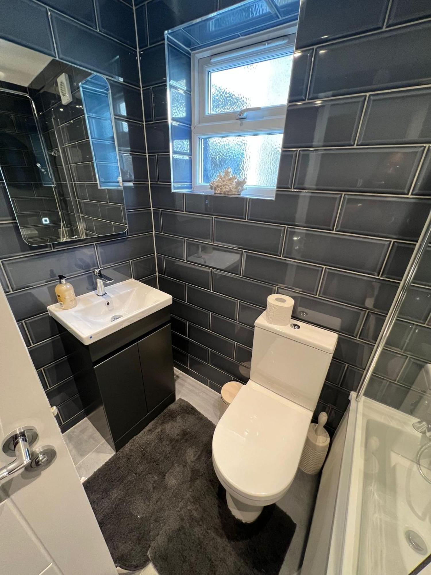 Aisiki Apartments At Stanhope Road, North Finchley, Airconditioned Multiple 2 Or 3-Bedroom, Pet-Friendly Duplex Flats, King Or Twin Beds, Airconditioned & Free Wi-Fi Zewnętrze zdjęcie
